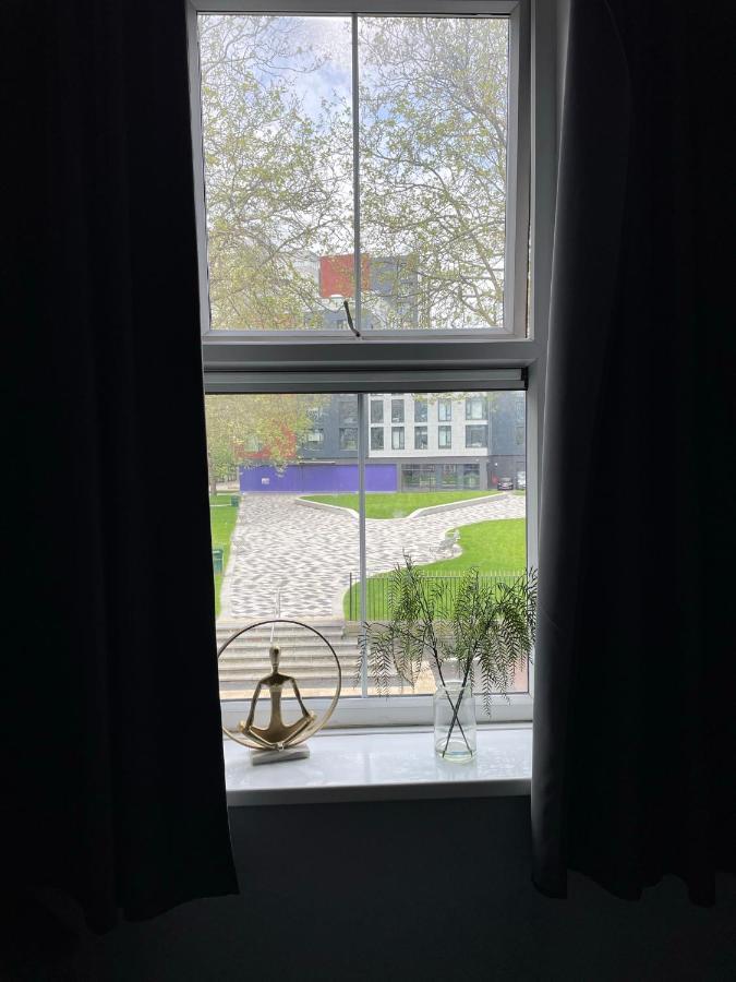 2 Bed Apartment Close To City Centre 卡迪夫 外观 照片